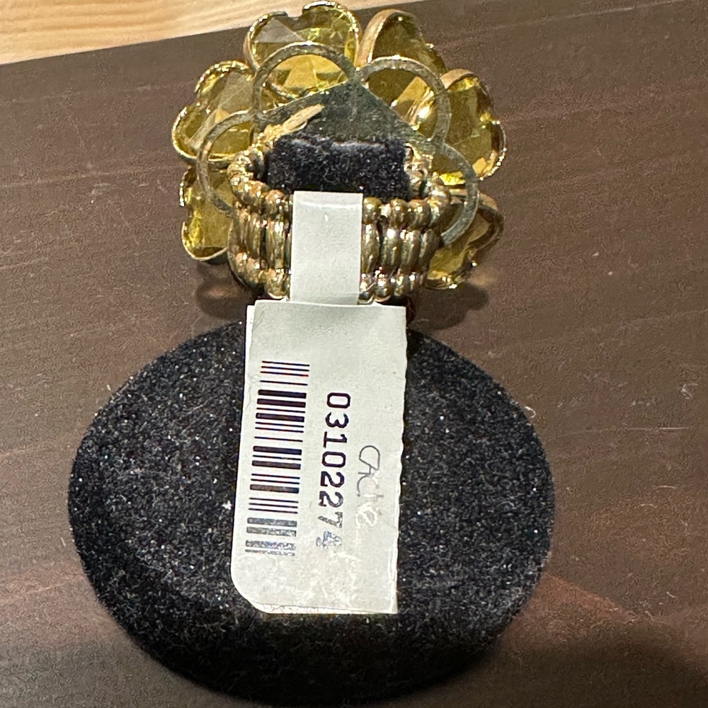 BNWT 3 piece Cache costume jewelry set in green and gold - Picture 6 of 6
